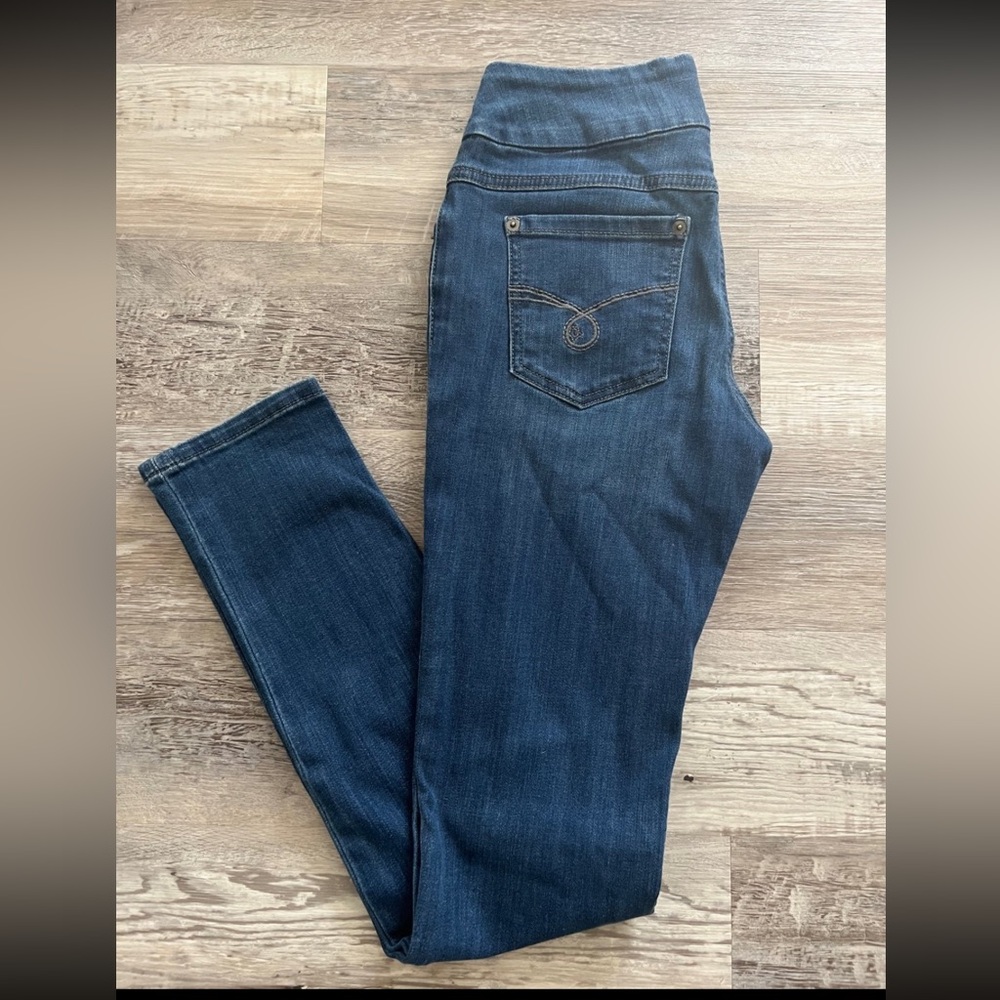 Womens Bluberry Denim w/ pull on elastic waistband size 6 NWOT